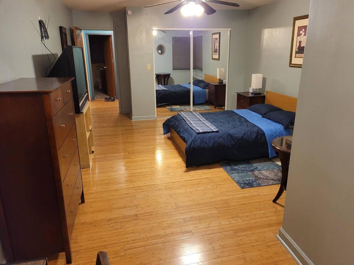 Great Chicago Getaway 2 Bedrooms Sleeps 1 To 4 Exterior photo